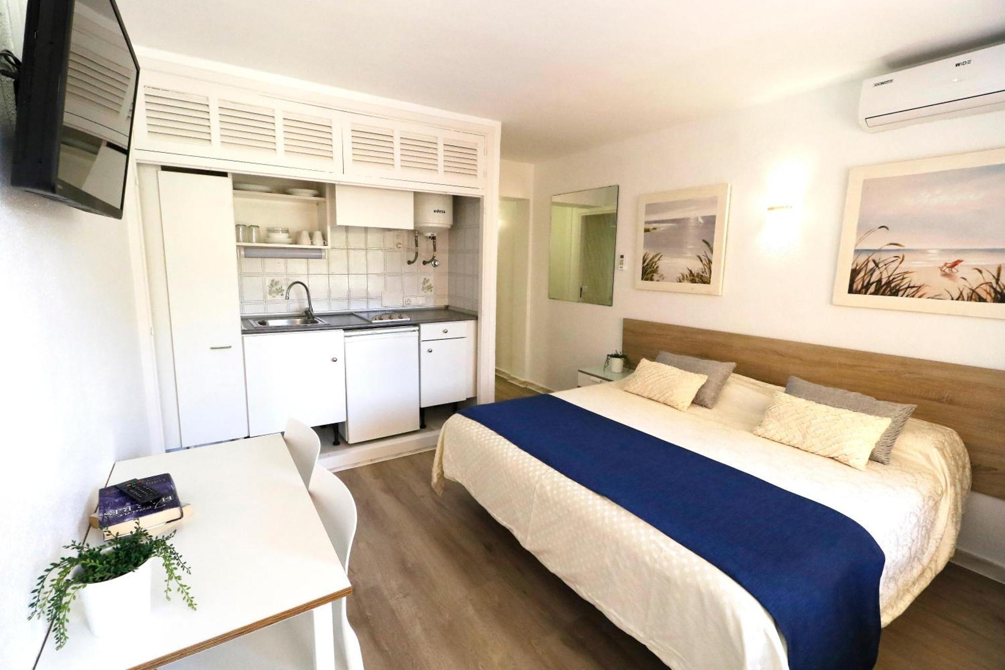 Naika Studios & Apartments Palmanova エクステリア 写真