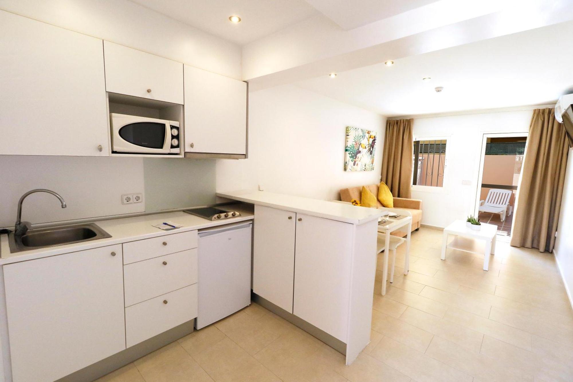 Naika Studios & Apartments Palmanova エクステリア 写真