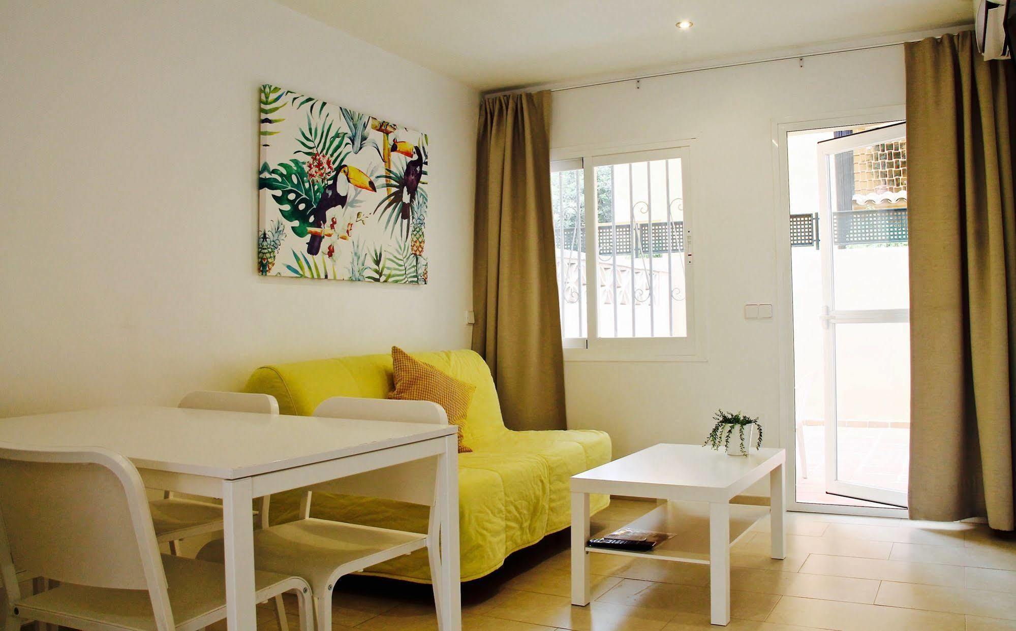 Naika Studios & Apartments Palmanova エクステリア 写真