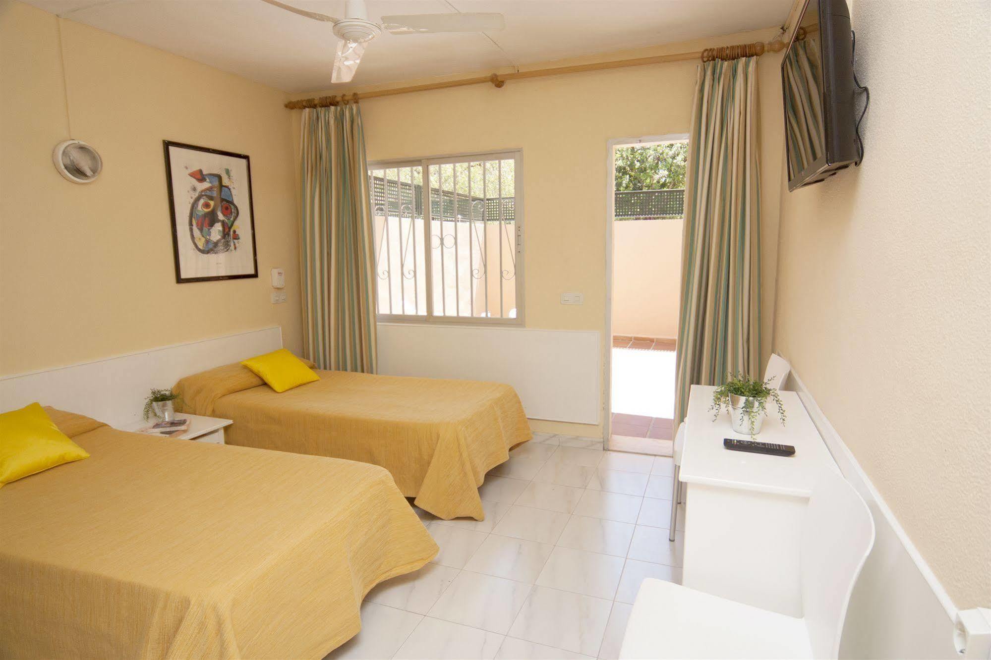 Naika Studios & Apartments Palmanova エクステリア 写真