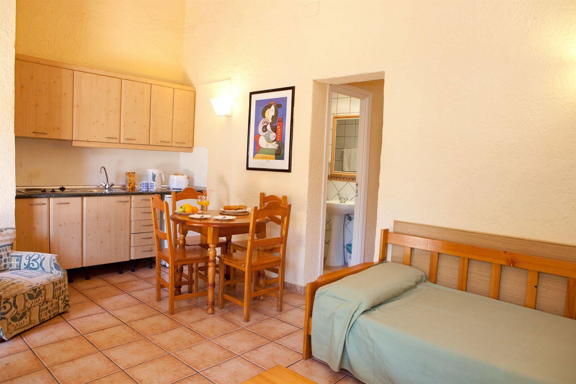 Naika Studios & Apartments Palmanova エクステリア 写真